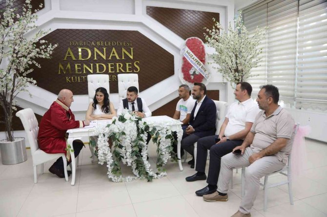 Darıca’da Bin 572 Çift Dünya Evine Girdi