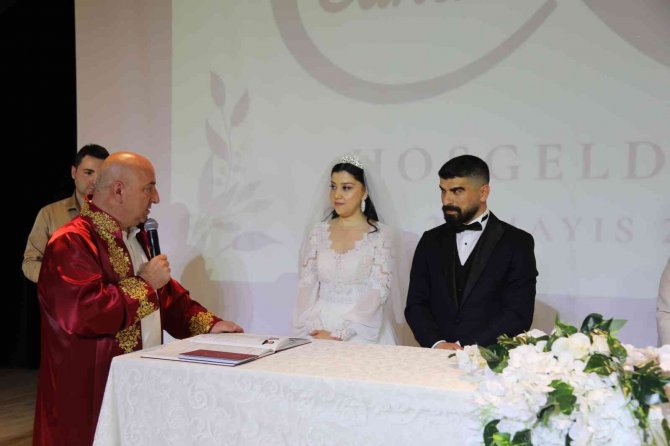 Darıca’da Bin 572 Çift Dünya Evine Girdi