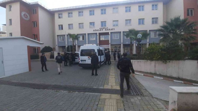 Nazilli’de 7 Kişinin Öldüğü Restoranı İşleten Şahsın Çocukları Gazetecilere Saldırdı