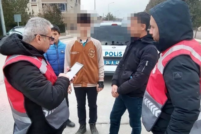 Erzincan’da Okul Önlerinde Denetimler Sürüyor