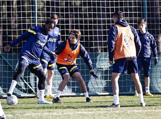 Fenerbahçe, Antalyaspor Maçının Hazırlıklarını Tamamladı