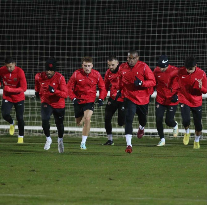 Antalyaspor İle Fenerbahçe 53. Randevuda