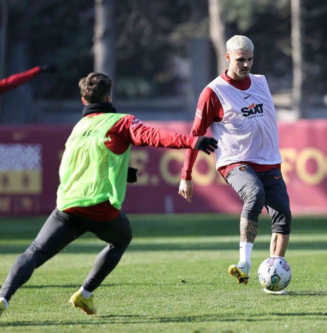 Galatasaray’da Maoru Icardi Takımla Çalışmalara Başladı