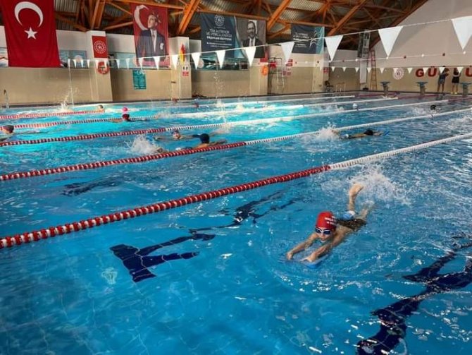 Yeni Yılın İlk Kulaçları Nazilli’de Atıldı