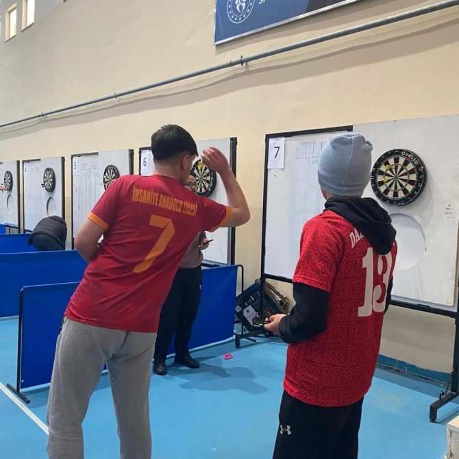 İ̇hsaniye Anadolu Lisesi Okul Sporlarında Başarıya Doymuyor