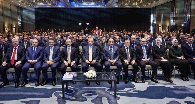 Bakan Nebati: "Hedefimiz Dünyanın İlk 10 İhracatçısı Arasında Yer Almak"