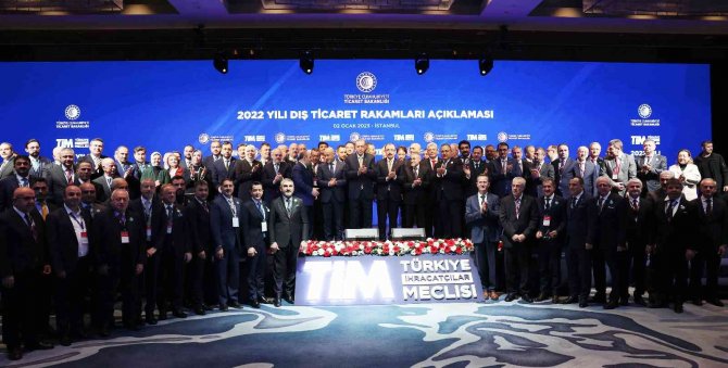 Bakan Nebati: "Hedefimiz Dünyanın İlk 10 İhracatçısı Arasında Yer Almak"