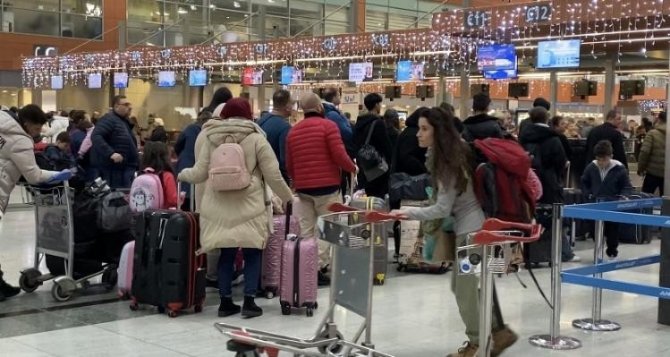 Sabiha Gökçen Havalimanında Sis Nedeniyle Seferlerde Aksama