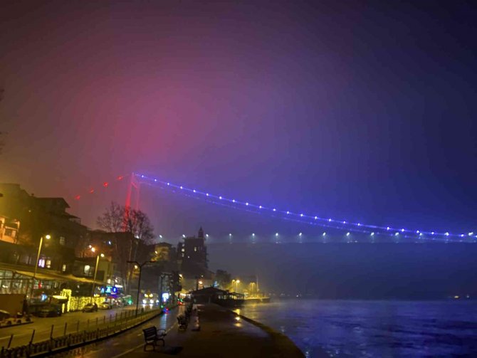 İ̇stanbul’da Sis Etkili Olmaya Devam Ediyor