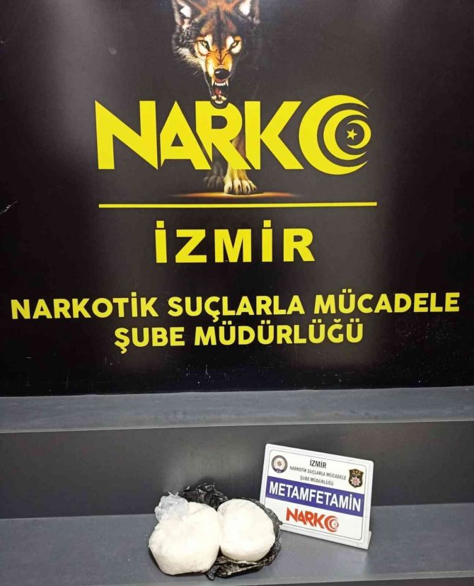 İ̇zmir’de 2 Kilogram Metamfetamin Ele Geçirildi