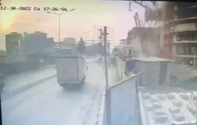 İ̇zmir’de 6 İşçiye Mezar Olan Vinç Faciasının Görüntüleri Ortaya Çıktı
