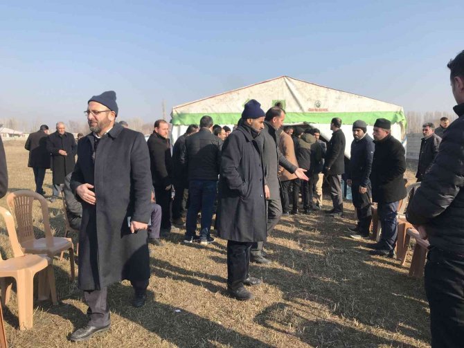 İ̇zmir’deki Vinç Kazasında Hayatını Kaybeden Iğdırlı Vatandaş Toprağa Verildi