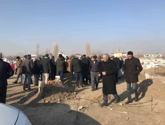 İ̇zmir’deki Vinç Kazasında Hayatını Kaybeden Iğdırlı Vatandaş Toprağa Verildi