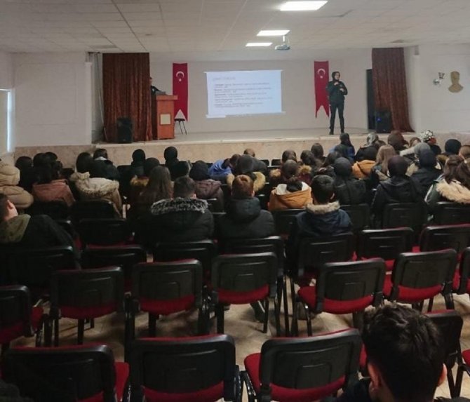 Polis Ekipleri Kadınlara Kades’i Tanıttı