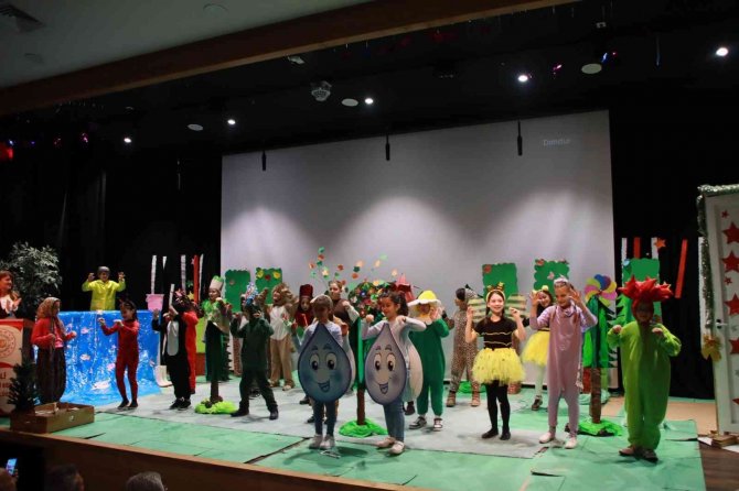 Her Damlasında Gelecek Var