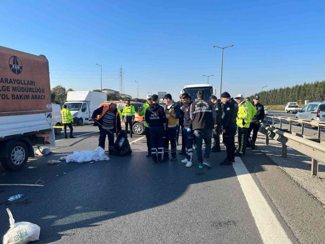 Sancaktepe Tem’de Feci Kaza: Yolcu Otobüsü Çarptı, Metrelerce Savrularak Hayatını Kaybetti