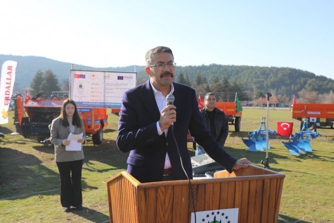 Simav’ın Kiçir Köyüne 2 Milyon 320 Bin Tl’lik Makine Parkı