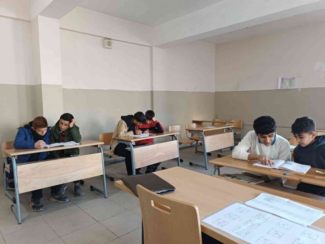 Silopi’de İmam Hatip Lisesinde Matematik Seferberliği