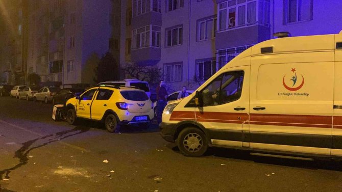Taksiyle Çarpışan Motosikletin Sürücüsü Yaralandı