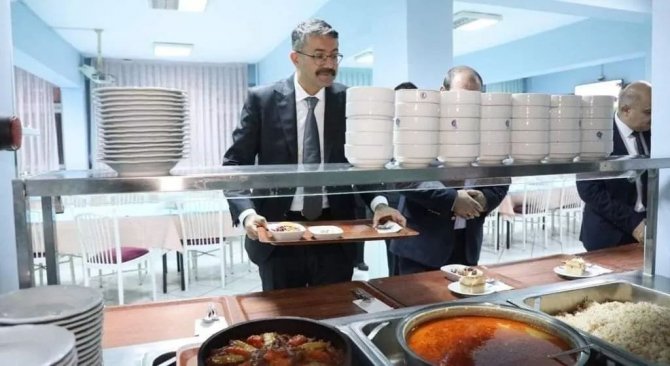 Vali Çelik: ”İ̇yiliğin Peşinden Gidin”