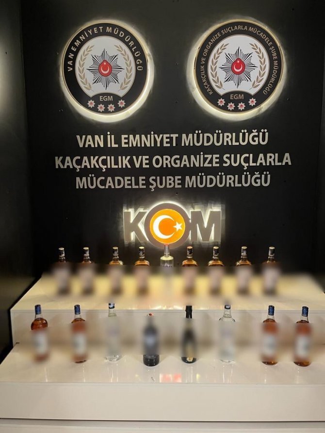 Van’da Gümrük Kaçağı Malzemeler Ele Geçirildi