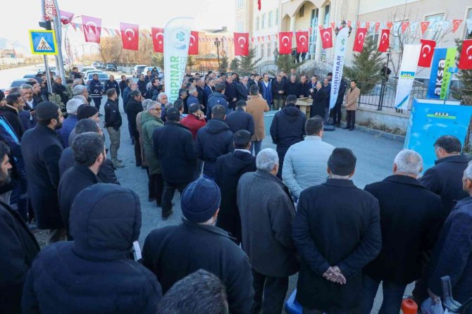 Gürpınar’da İlk Doğal Gaz Ateşi Yakıldı