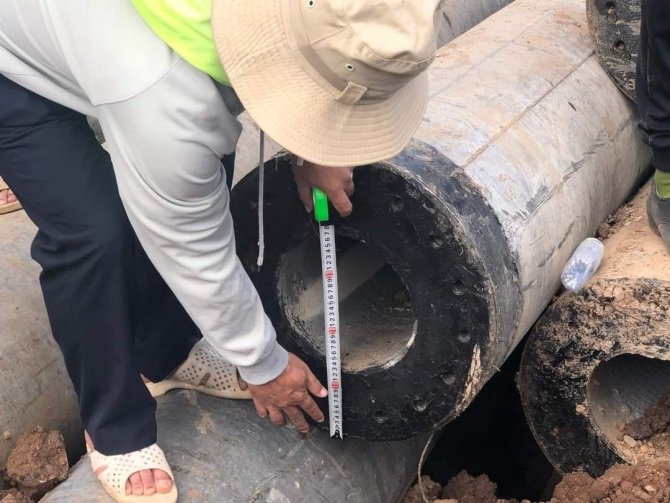 Vietnam’da 10 Yaşındaki Çocuk 35 Metre Derinliğindeki Sütunun İçine Düştü