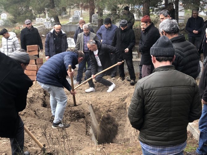 Taşova’da Ölü Bulunan Kayıp Yaşlı Kadın Defnedildi