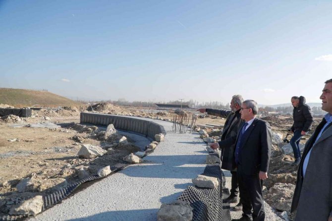 Yedigöller’de İncelemelerde Bulundu