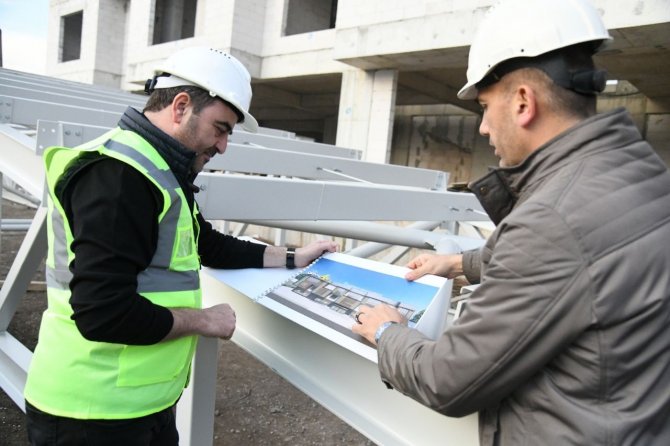 Başiskele’ye "Türkiye Yüzyılı Gençlik Merkezi" İnşa Ediliyor