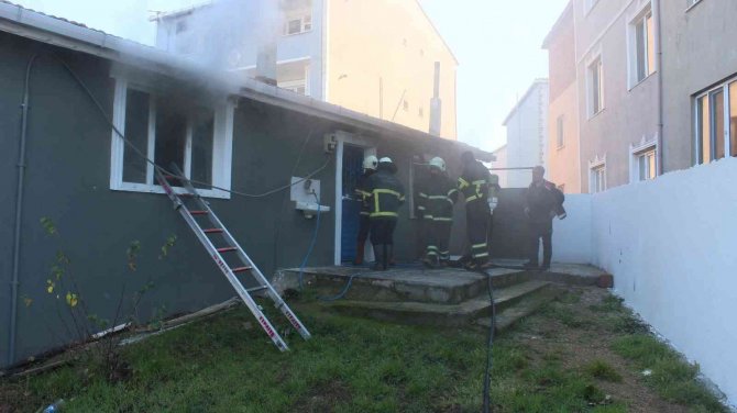 Kırklareli’de Katil Zanlısının Evi Yandı