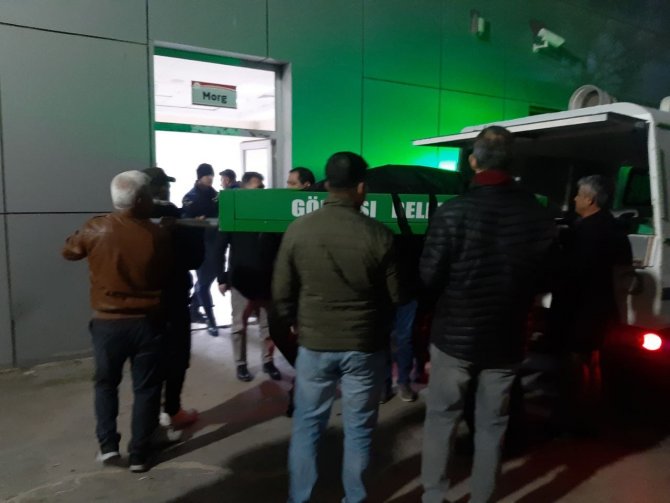 Ağaçtan Düşen Güvenlik Korucusu Hayatını Kaybetti