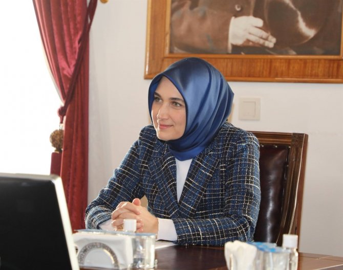 Vali Yiğitbaşı Çocuk Yetiştirmenin Zorluklarını Anlatarak: