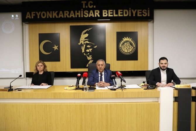 Başkan Zeybek’ten Dev Projeyle İlgili ‘Direk’ Açıklaması