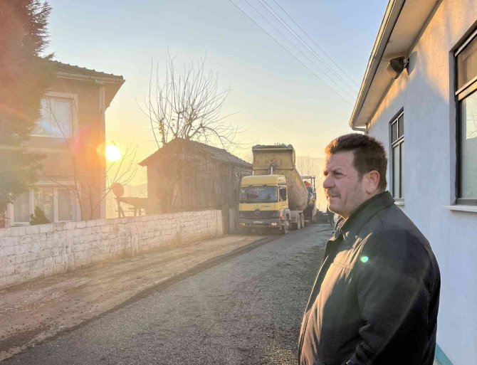 Akyazı’ya 50 Bin Ton Asfalt