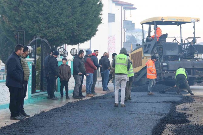 Akyazı’ya 50 Bin Ton Asfalt