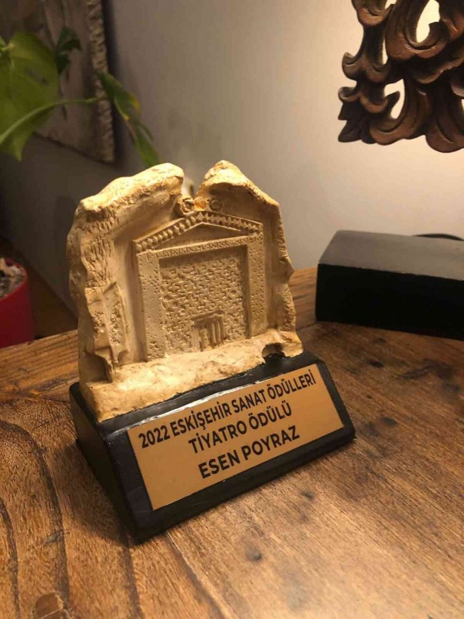 “Son İ̇stasyon Eskişehir”e 2022 Tiyatro Ödülü