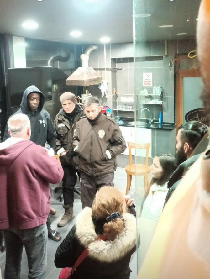 Mbaye Diagne’nin Şoförü Otomobilini Kaçırdı, Diagne Fırına Sığındı