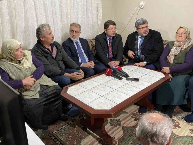 Araştırma Komisyonu Üyeleri Şehit Madenci Yakınlarını Ziyaret Etti