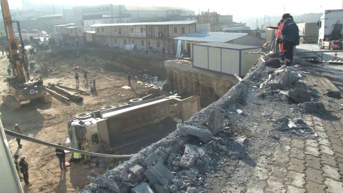 Başakşehir’de Hafriyat Kamyonu Şantiye Alanına Uçtu