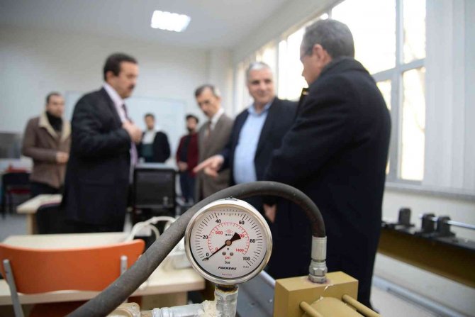 Otomotiv Ve Savunma Sanayine Yeni Projeler Bu Laboratuvarlardan Çıkacak