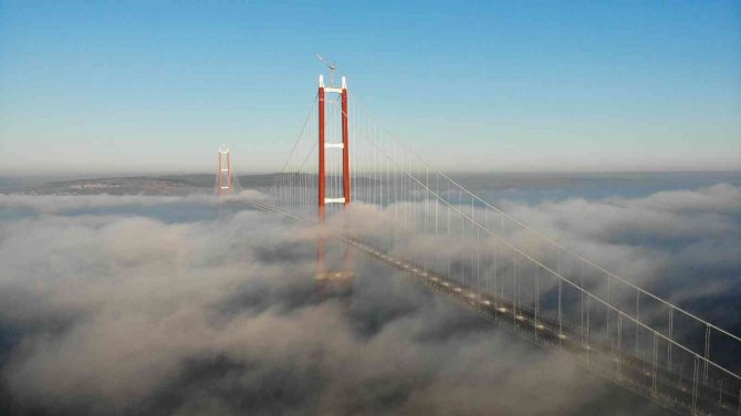 Sis İçinde Kalan 1915 Çanakkale Köprüsü