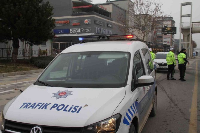 Kamyonun Çarptığı Kadın Yaralandı