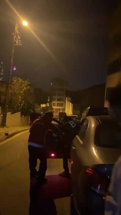 Mbaye Diagne’nin Şoförü Otomobilini Kaçırdı, Diagne Fırına Sığındı