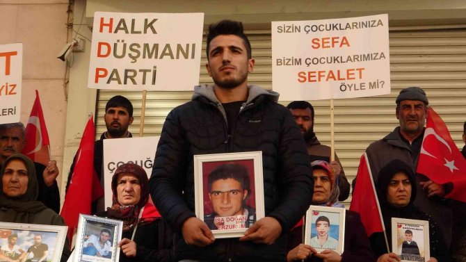 Hdp Önünde Evlat Nöbeti Tutan Aile Sayısı 350 Oldu