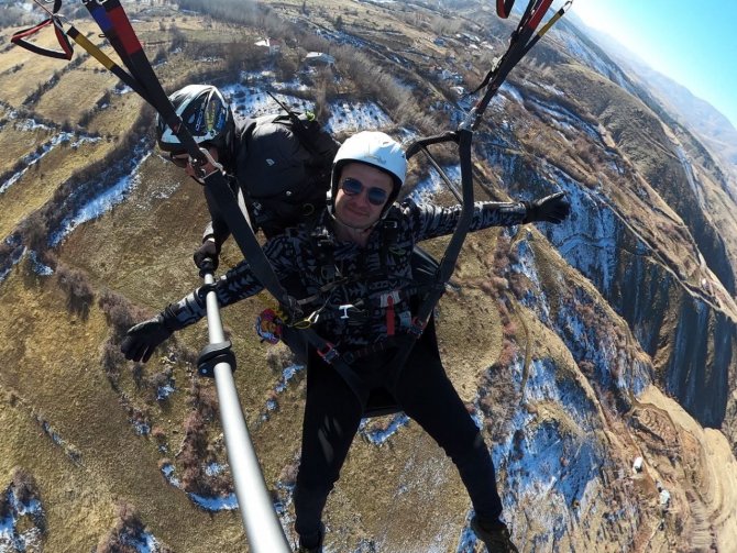 Göl Manzarası Eşliğinde Hazarbaba Dağı’nda Yamaç Paraşütü Keyfi