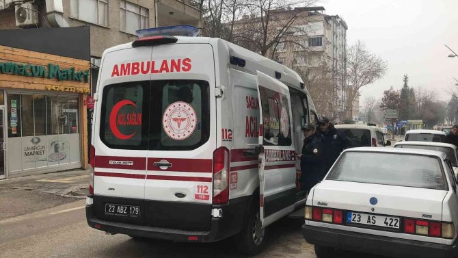 Eşiyle Boşanma Aşamasında Olan Damat, Kayınpederini Bıçakladı