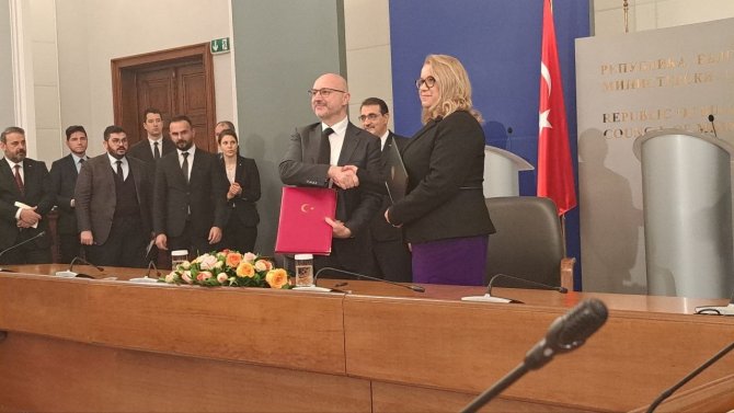Türkiye İle Bulgaristan Doğal Gaz Alanında İş Birliği Anlaşması İmzaladı