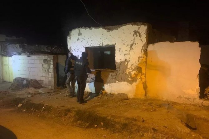 Erzincan’da Çeşitli Suçlardan Aranan 63 Kişi Ve 56 Kaçak Göçmen Yakalandı