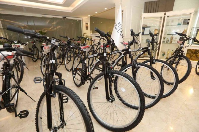 Gaziantep’te İl Temsilcilerine Bisiklet Dağıtımı